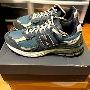New balance size 10.5 color navy blue gray